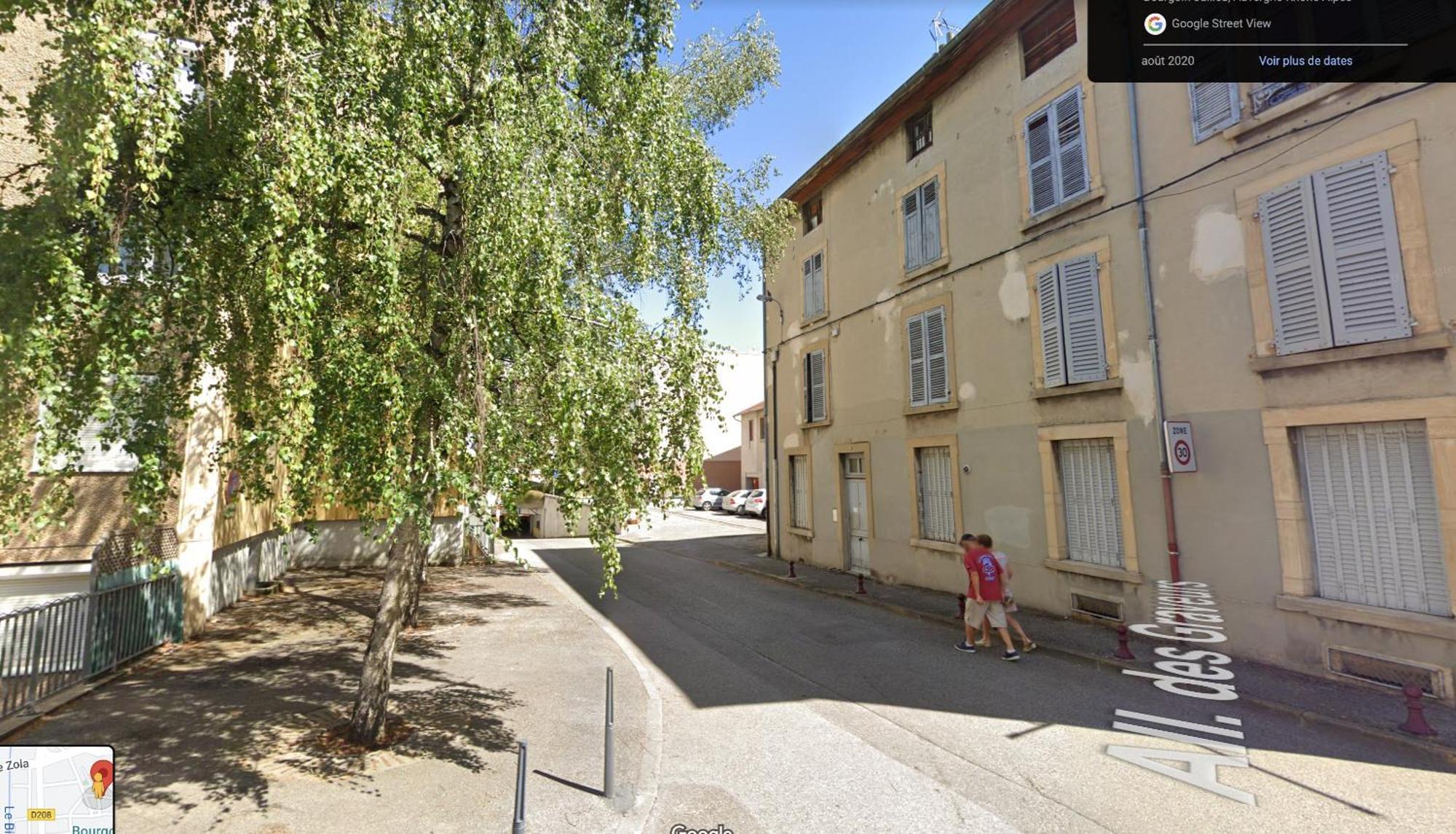 Les Graveurs - - Center *
